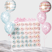 Drveni zid sa krofnama