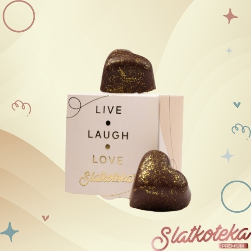 Dubai mini praline u obliku srca svetla pozadina