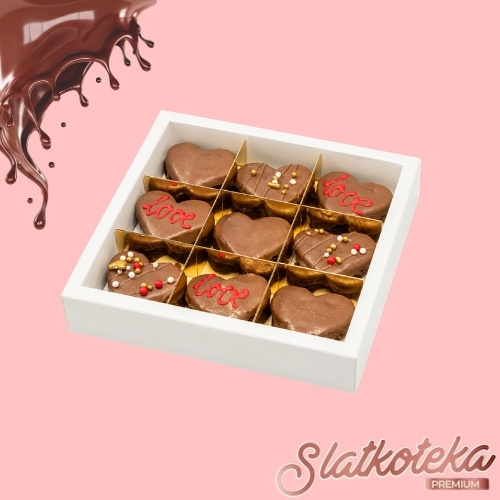Brownie Golden Box an roze pozadini