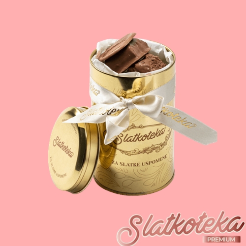 Brownie Mini Bites u metalnoj kutiji roze pozadina