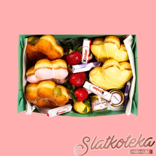 Cvetni mix na roze pozadini