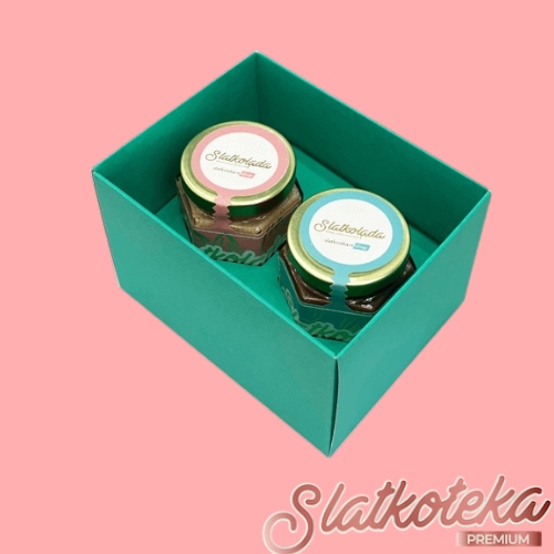 White + Nocciola Crispy Gift Box na roze pozadini