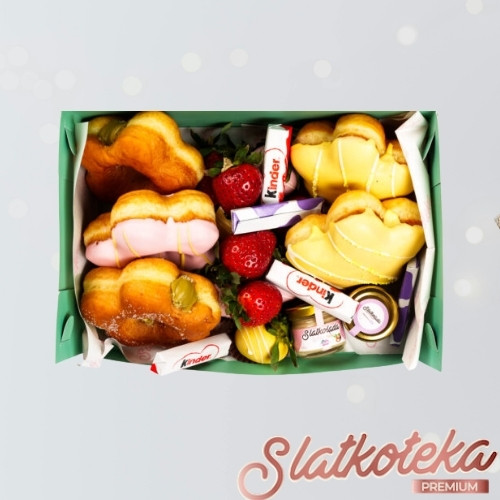 Cvetni mix na sivoj pozadini sa šljokicama